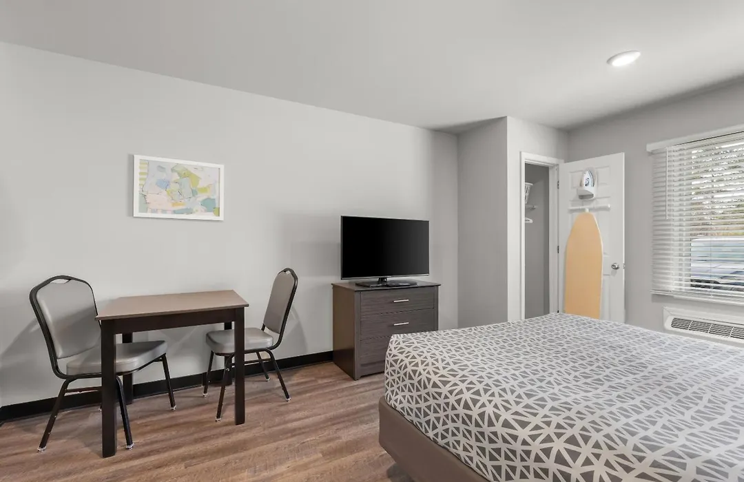 Woodspring Suites Atlanta Airport-1