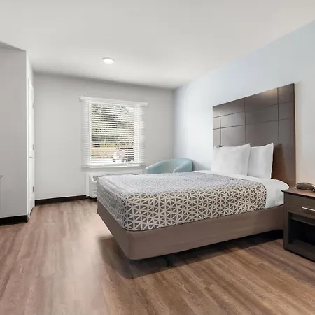 Woodspring Suites Atlanta Airport-2